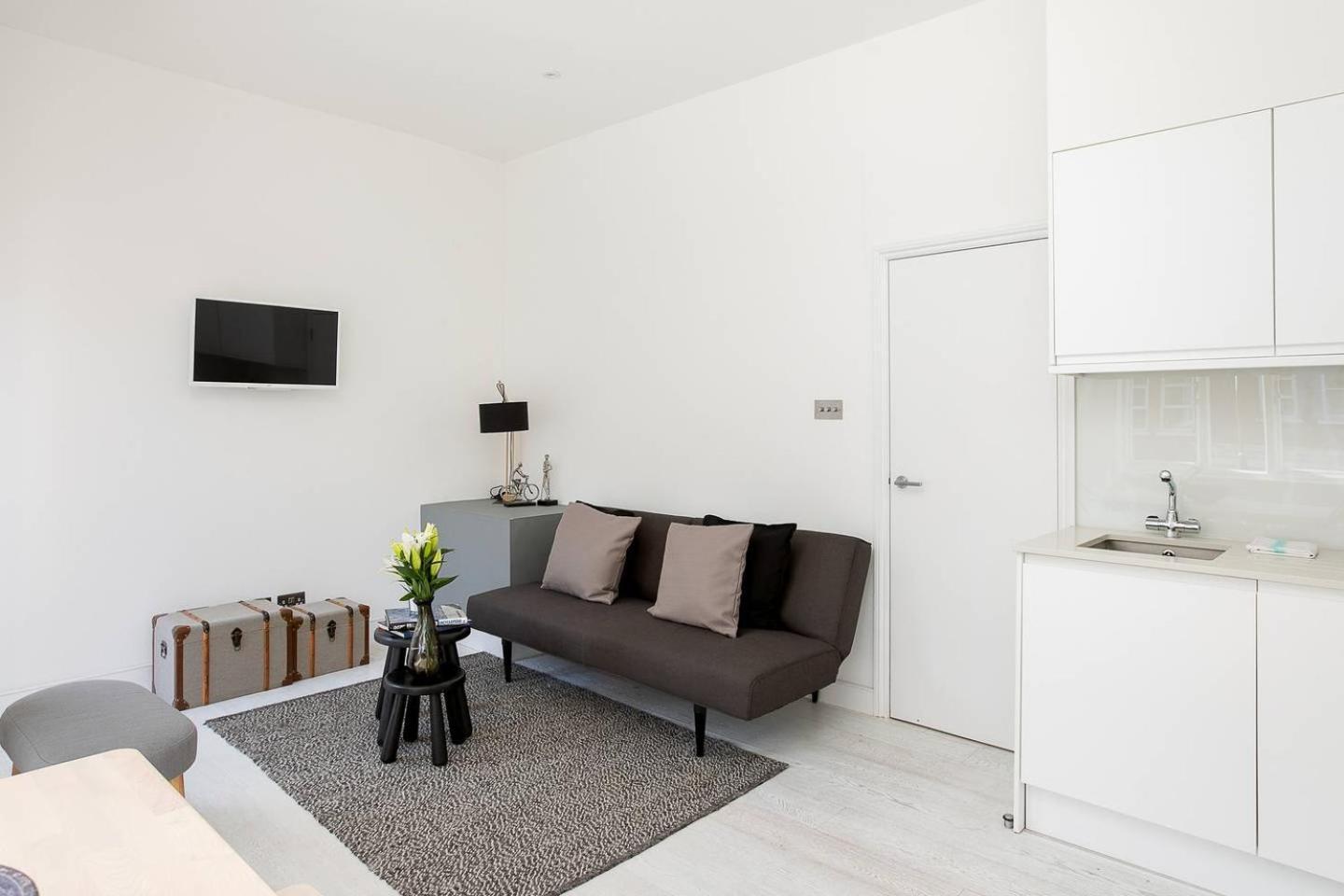 Guestready - West Kensington Home W/Balcony Londen Buitenkant foto